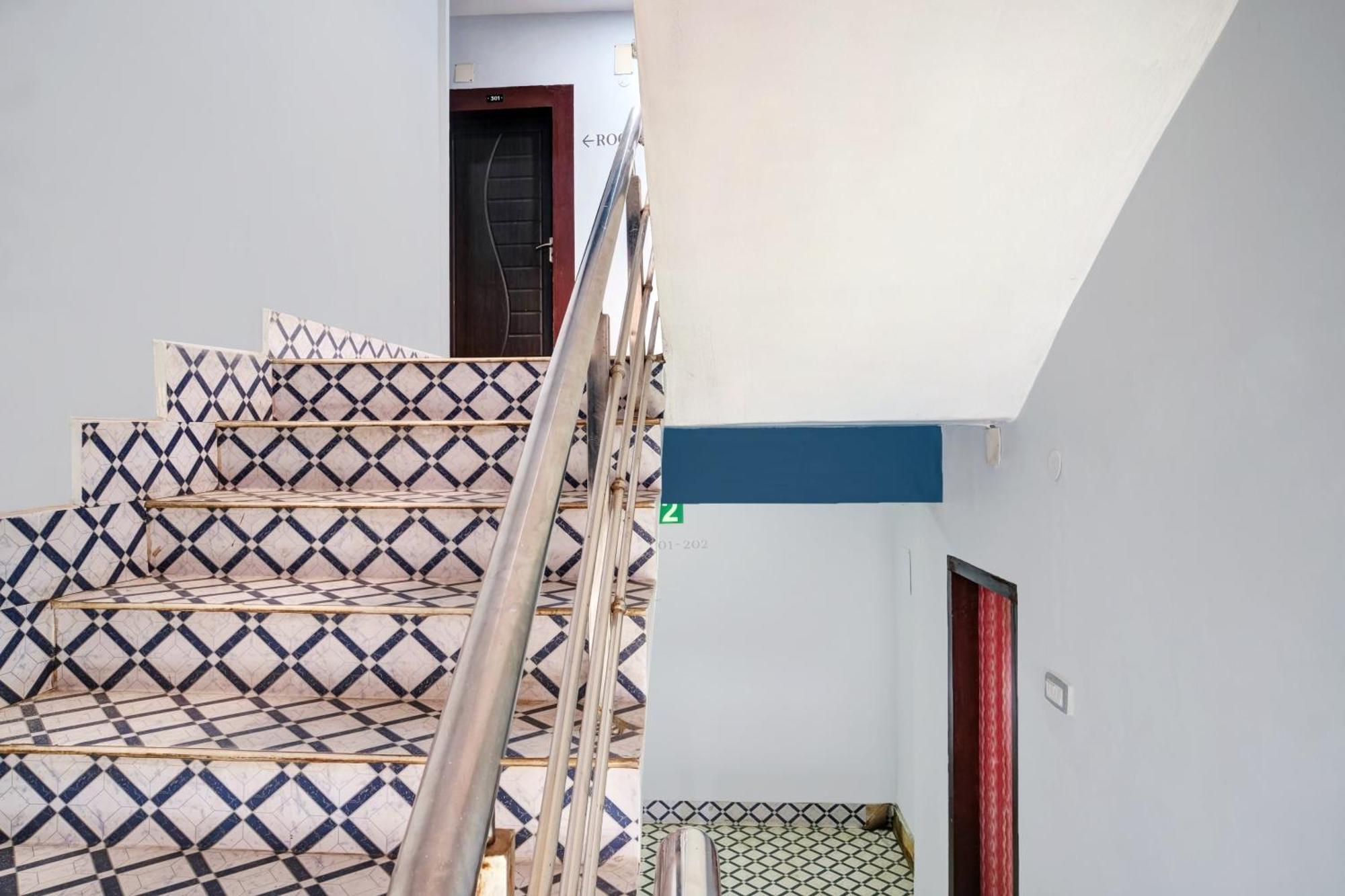 Hotel O Noonmati Guwahati Formerly Hotel Sundari Nunmati Buitenkant foto